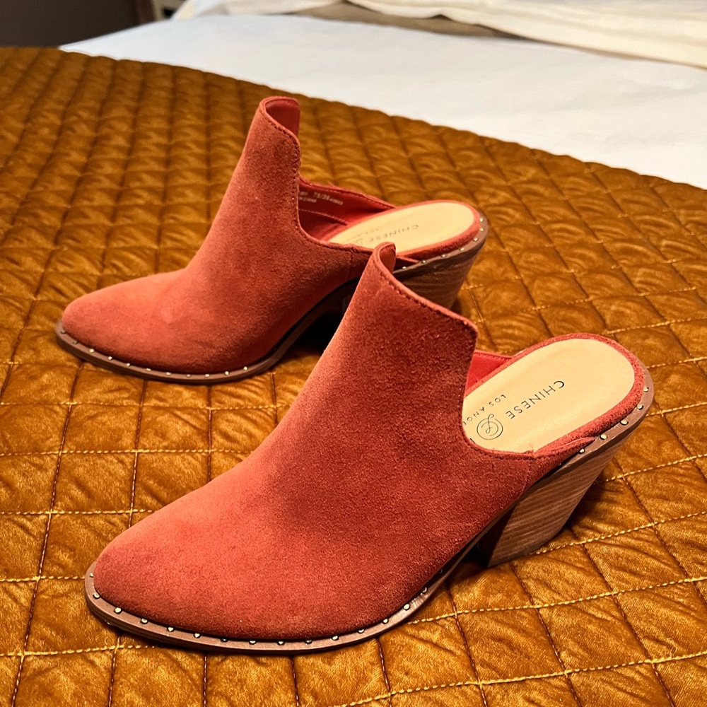 Chinese laundry mule booties